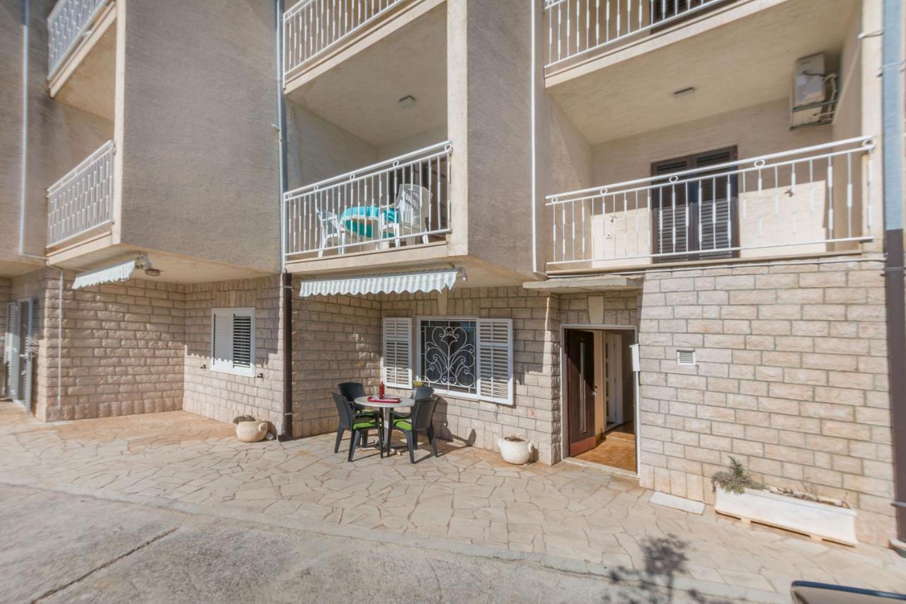 Apartments Maras ロクヴァ・ロゴズニツァ エクステリア 写真
