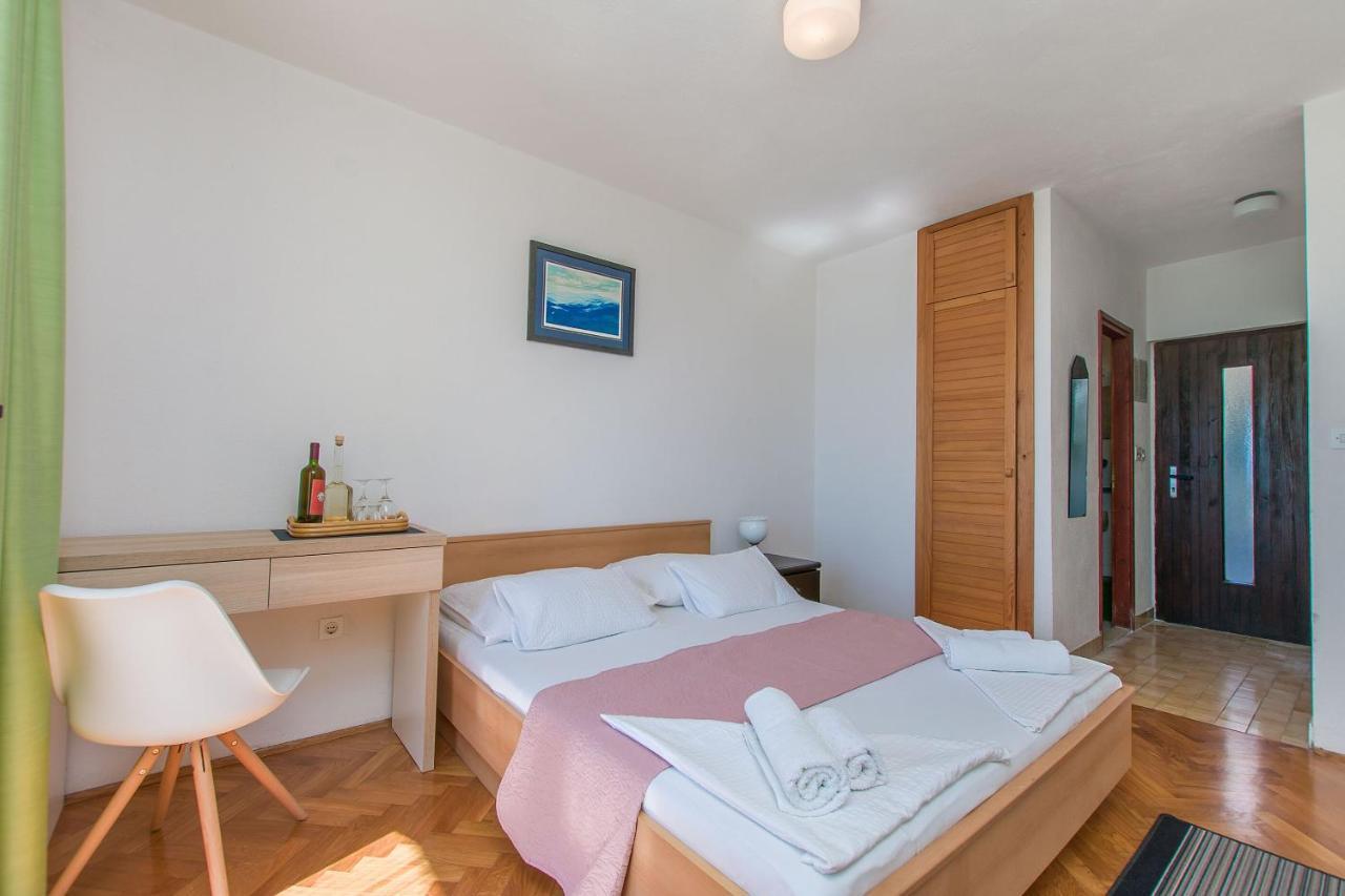 Apartments Maras ロクヴァ・ロゴズニツァ エクステリア 写真