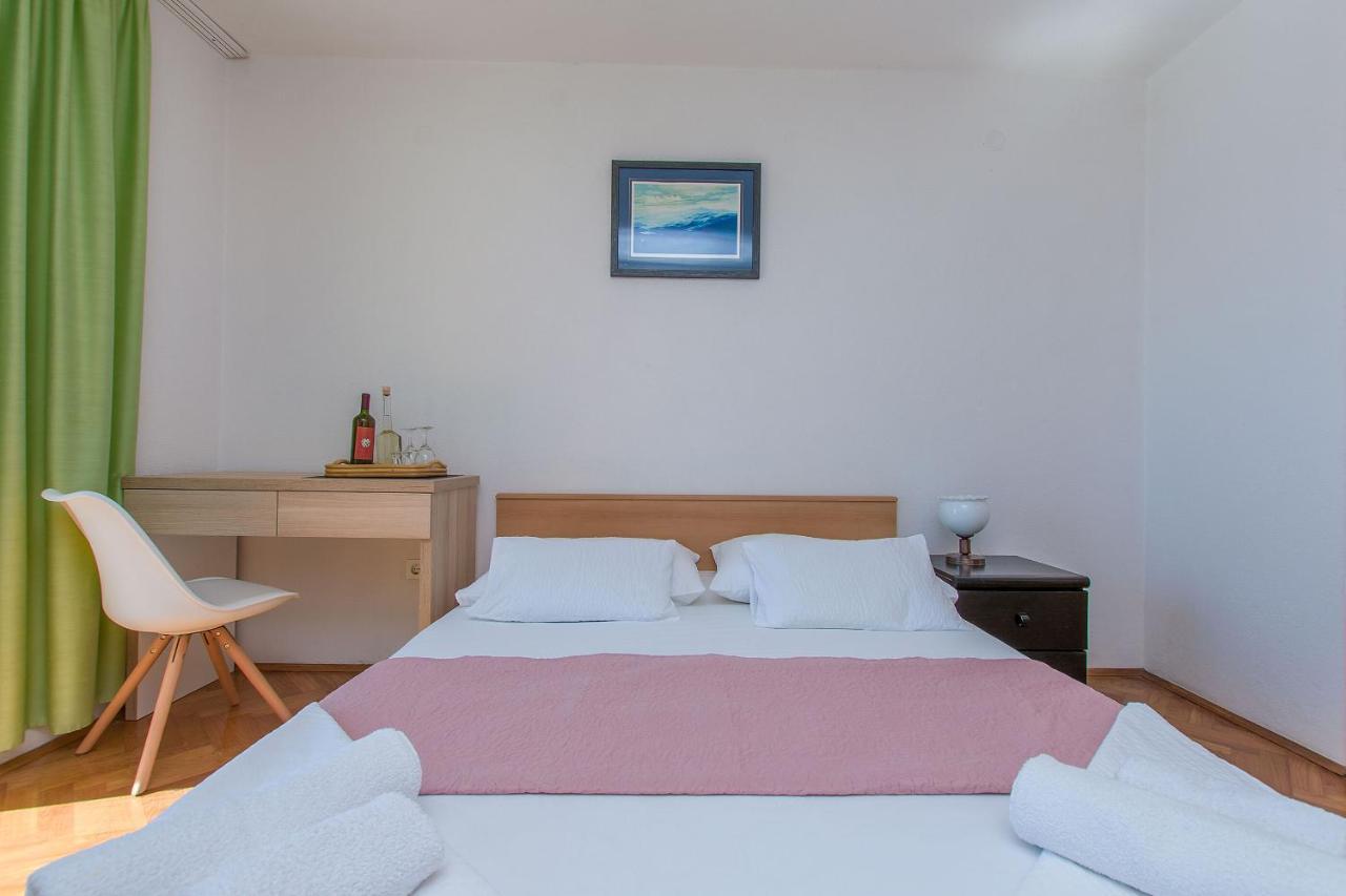 Apartments Maras ロクヴァ・ロゴズニツァ エクステリア 写真